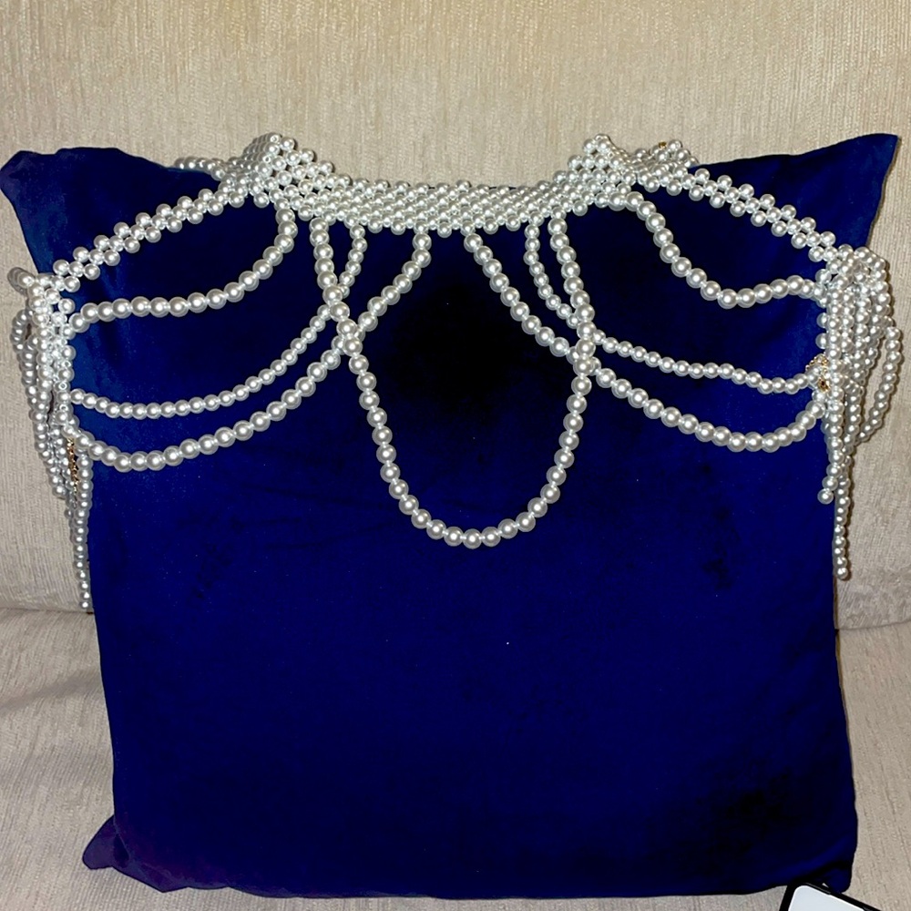 Brand New - Nasty Gal Faux Pearl Shoulder Embellished Choker